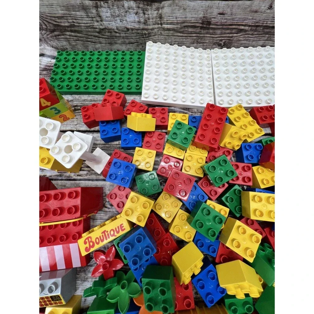 Massive Lot of 261 Lego Duplo W/Minifigs, Animal, Food, Chairs, Windows (6+ Lbs)